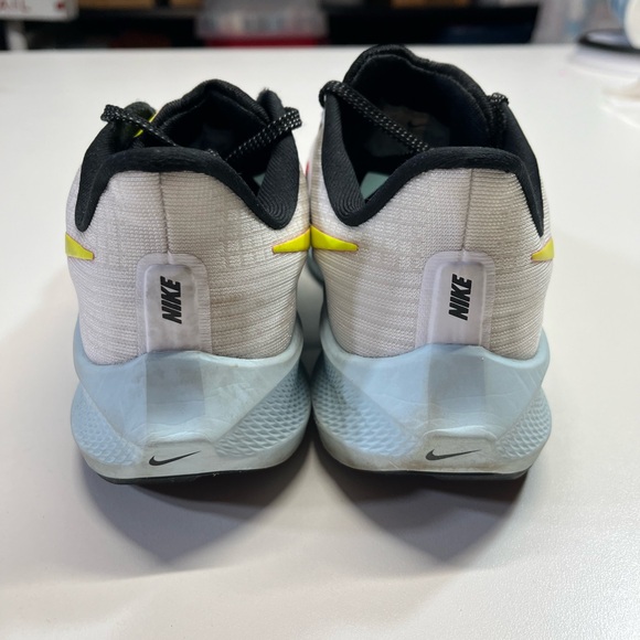 Nike 2022 Release Air Zoom Pegasus 39 'White Crimson Volt' Women’s Size 7 - Picture 8 of 11